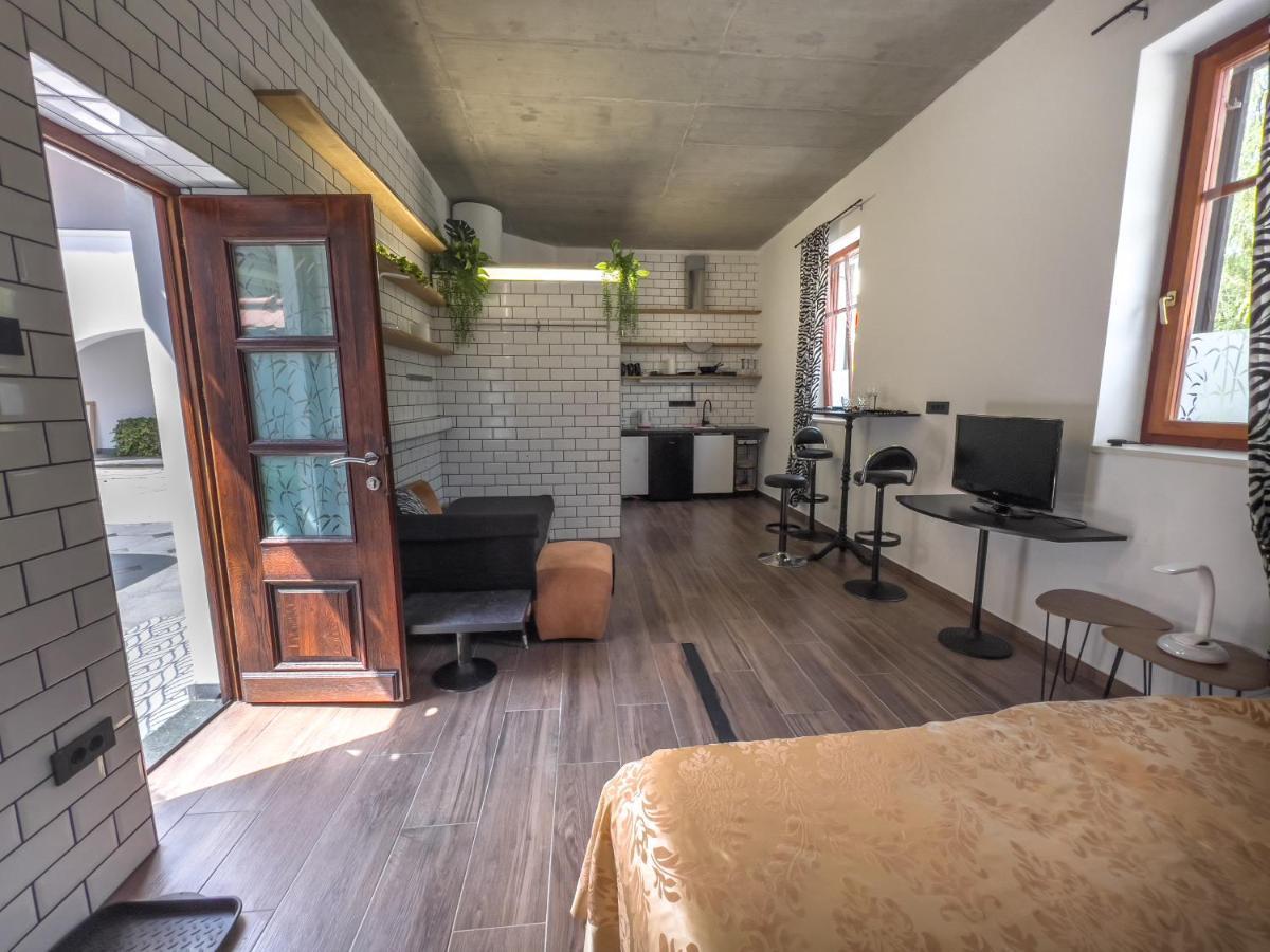Apartment Riverside 1